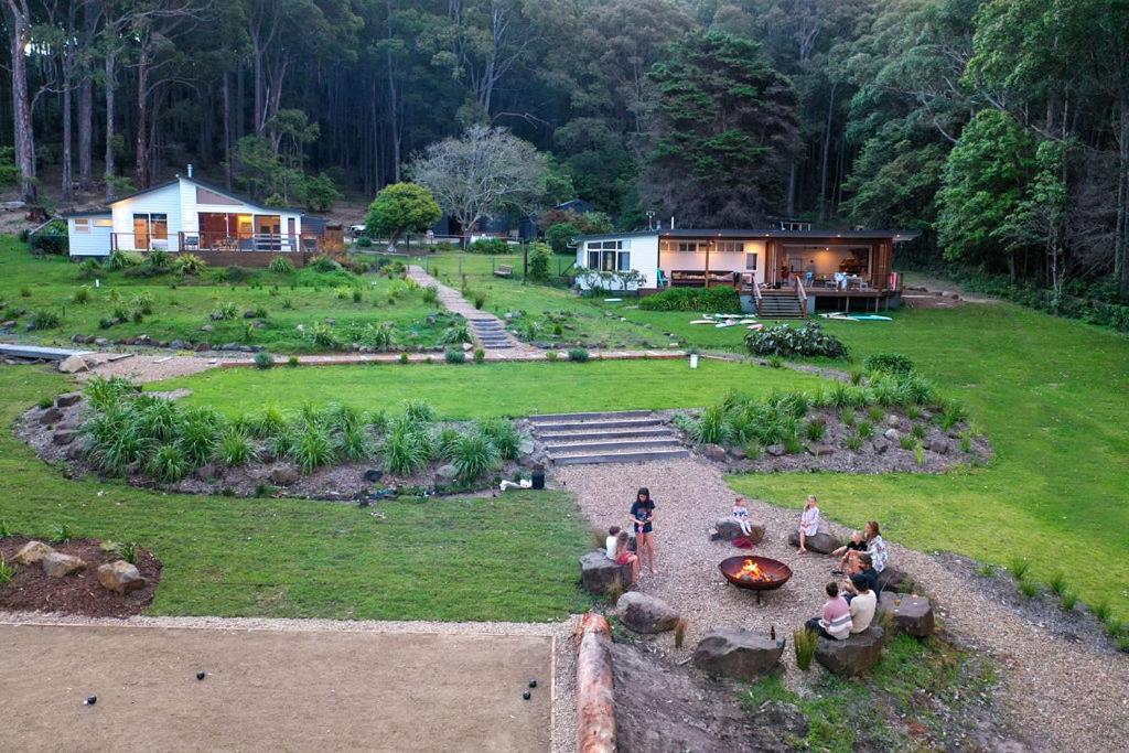 Pebbly Beach Escape East Lynne Exterior photo